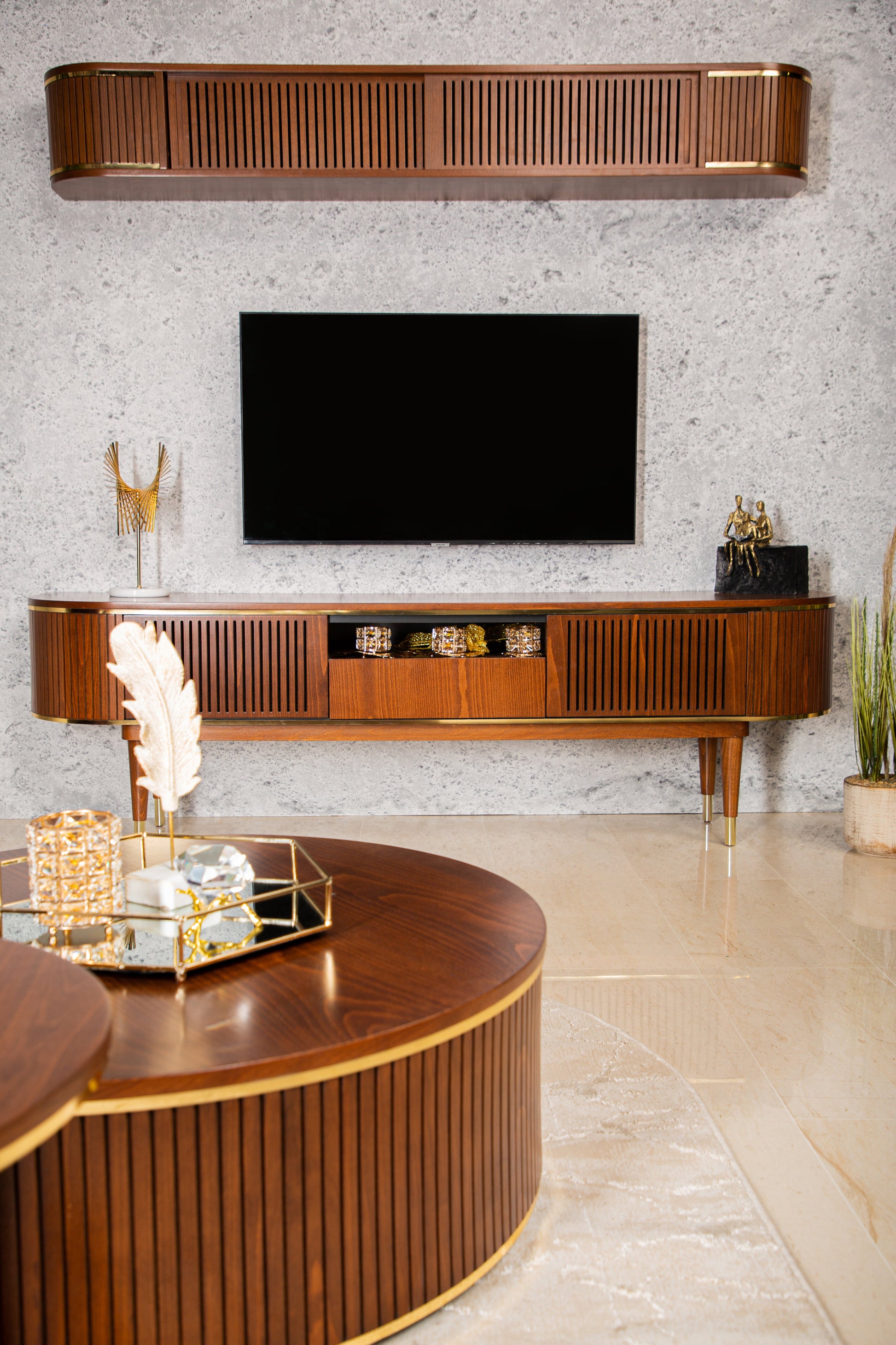 Upgrade Your Entertainment Center with TV Tables & Console Tables from like.furniture.